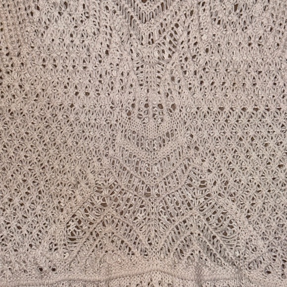 Abercrombie Crochet Tank in cream- Size Medium - Picture 4 of 7